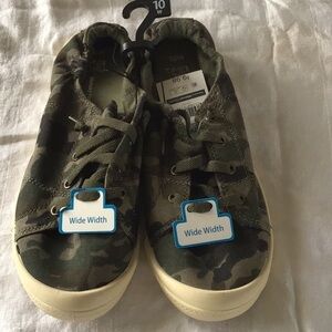 NWT Time and Tru Camouflage Print Shoes Size 10W